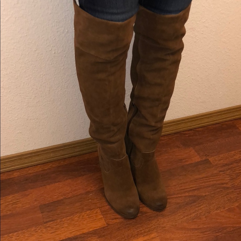 NEW WITHOUT TAGS. Over the knee suede boots.